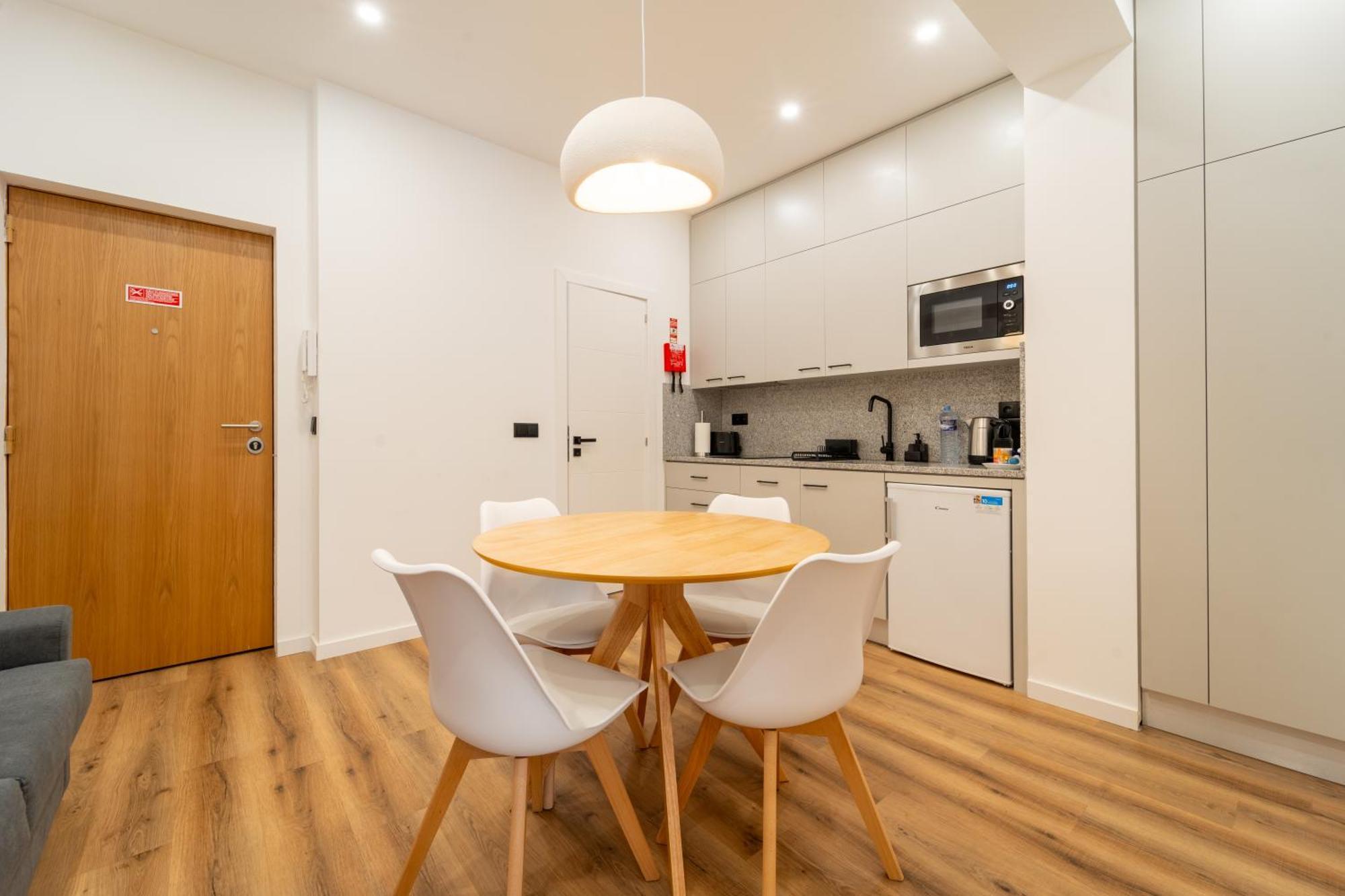Casa Flores - 2 Bedroom, Lift, Ac, Car Parking - Extra 波尔图 外观 照片